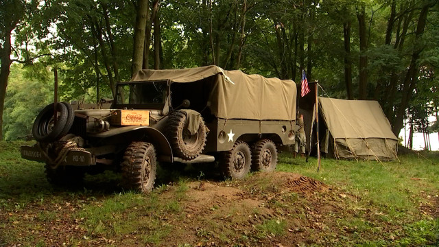 250 véhicules et un campement américain s'installent au fort de Lantin