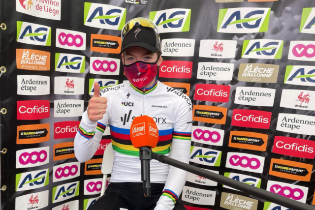 7 ème victoire consécutive pour Anna Van der Breggen au sommet du Mur de Huy ! 