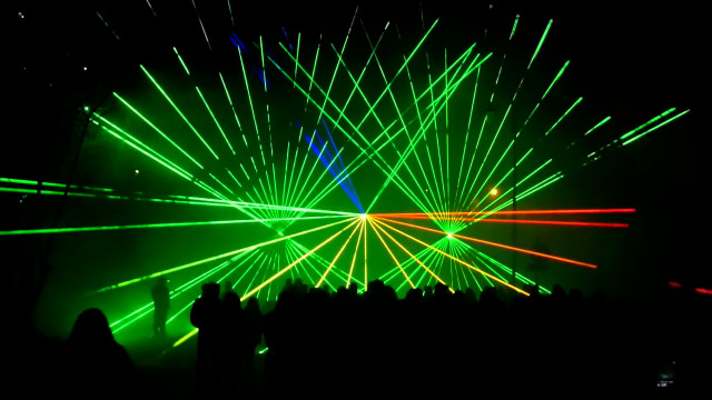 Ans-les-Bains : un show laser musical remplace le feu d'artifice