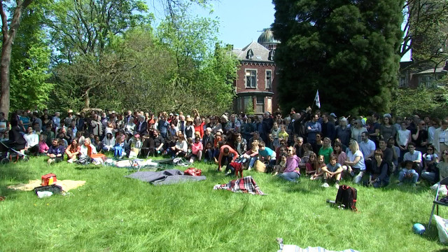 Des centaines de personnes contre la vente de l'observatoire de Cointe