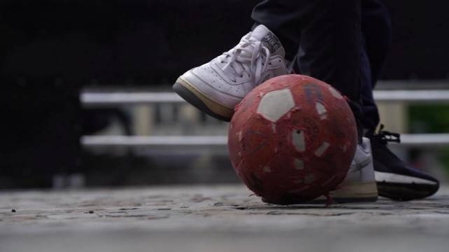 Football freestyle : Quand le ballon rond percute l'art ! 