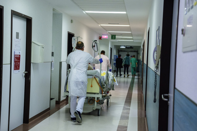 Les hôpitaux ferment des lits de soins intensifs par manque de personnel
