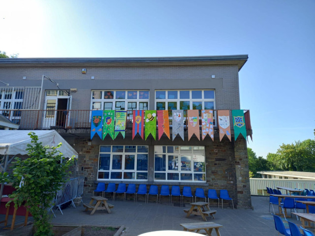 Liège : deux écoles communales vandalisées pour s'opposer à l'Evras 