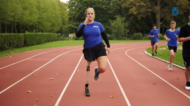 Née sans jambe droite, Ania va relever le défi des 20 km de Bruxelles ! 