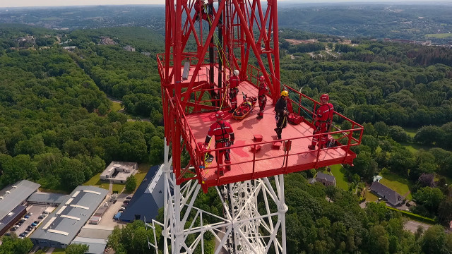 Des pompiers à 140 mètres de haut au Sart-Tilman pour un exercice