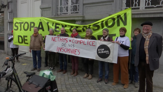 Une cinquantaine de cyclo-activistes manifestent contre l'extension de l'aéroport de Liège